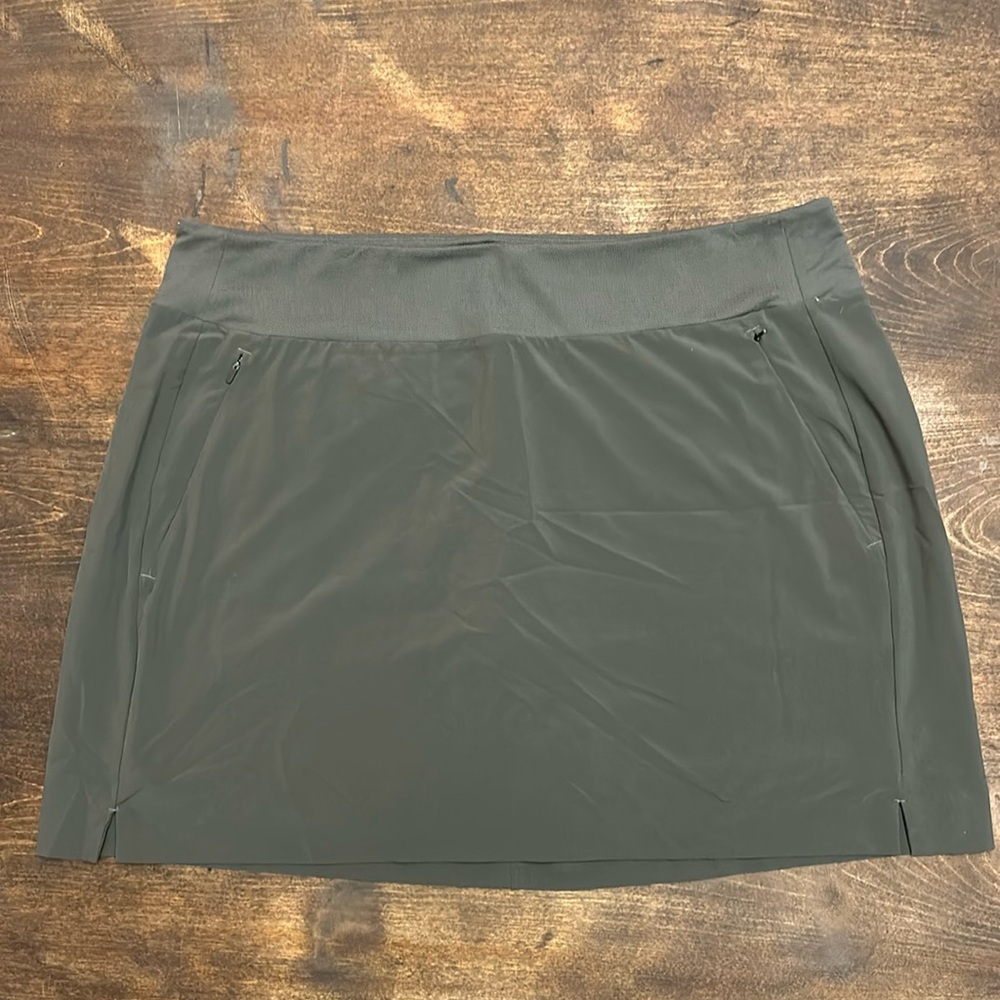 Athleta SoHo Skort, olive green, size 16